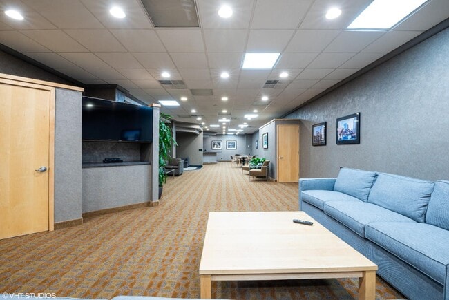 Photo - 5100 N Marine Dr