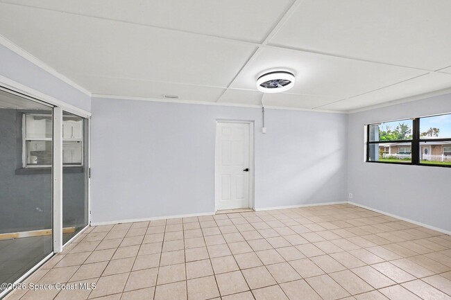 Photo - 2292 Lakeview Dr