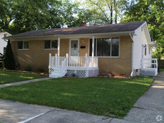 Building Photo - 1315 1st St Rental