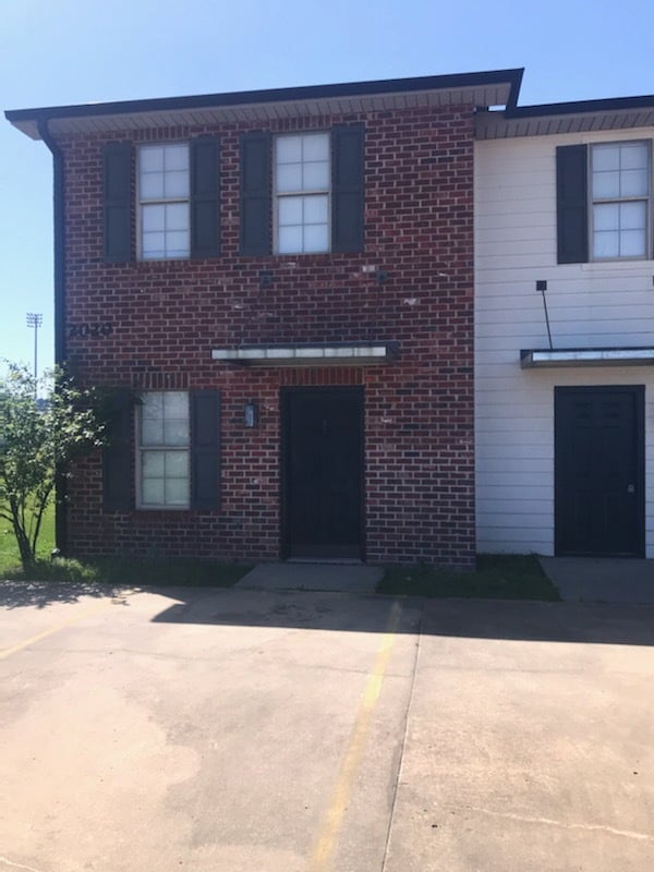 Building Photo - 2020 Southwood Dr