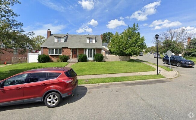 Building Photo - 29 Molyneaux Rd Rental