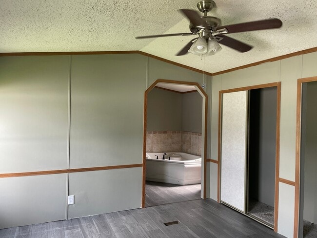 201 Cumberland Ln