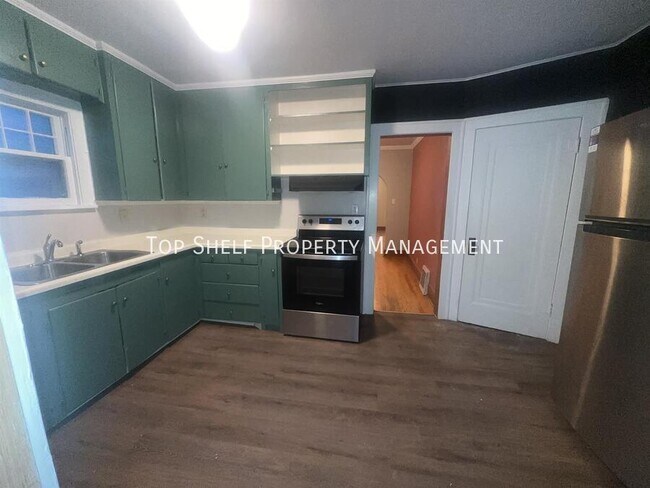 Photo - 1063 42nd St