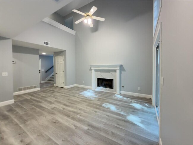 Photo - 528 Parkstone Ln