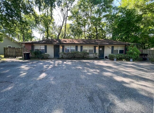 Building Photo - 5925 SW 10th Ln