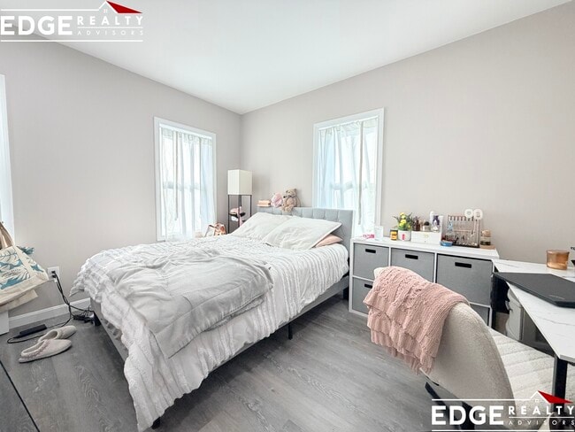 Photo - 16 Long Ave Unit 2