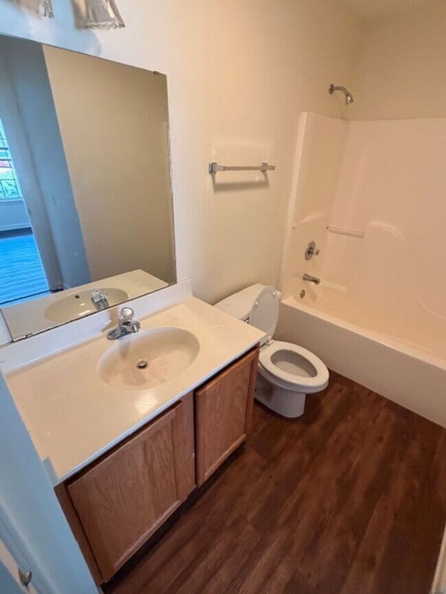Photo - Beautiful and spacious! Ready for move in!