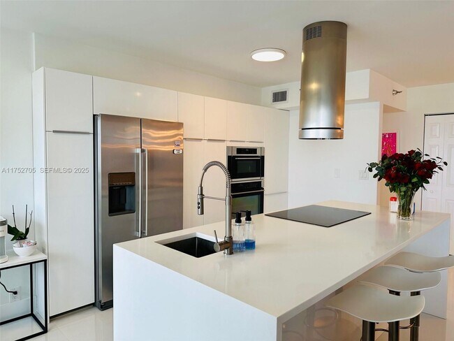 Photo - 19101 NE 36th Pl Unidad 1911