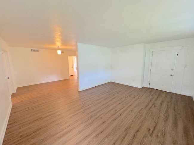 Photo - 1412 E 51st St