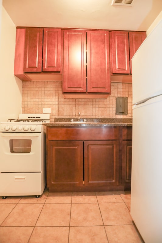 Photo - 1055 W Catalpa Ave Unit 3