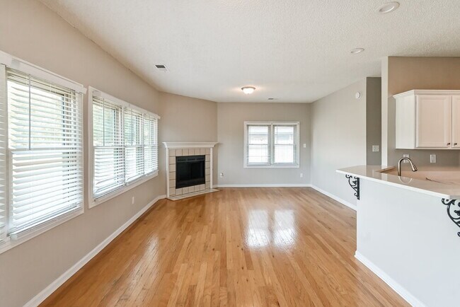 Photo - 4463 Whispering Bend Dr