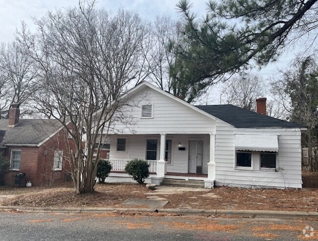 Building Photo - Newly remolded 3 BR with Hardwood Floors Rental