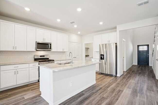 Photo - 516 Ezra Ln