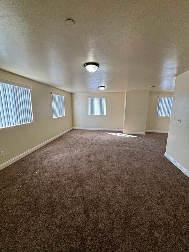 Photo - 324 W 77th St