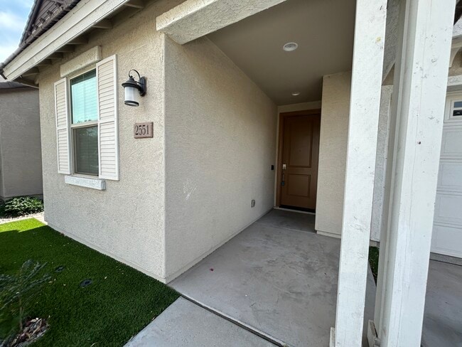2551 E Pelican Dr