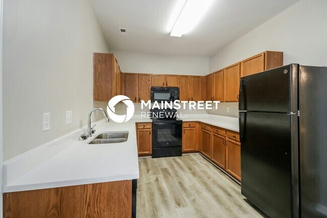Photo - 3 Bedroom Pet-Friendly Home in Charlotte, NC with Main Street Renewal