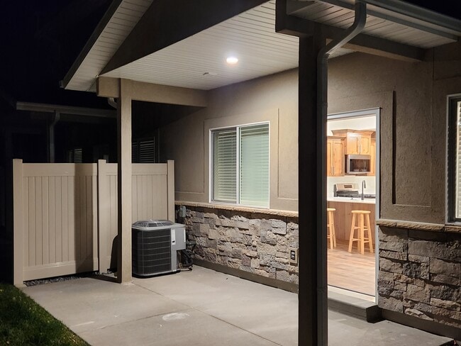 Photo - 1205 W Canterbury Cir