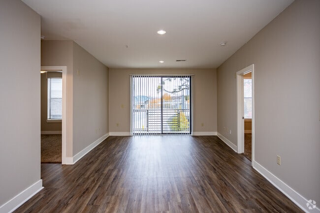 2HAB, 2BA - 978SF