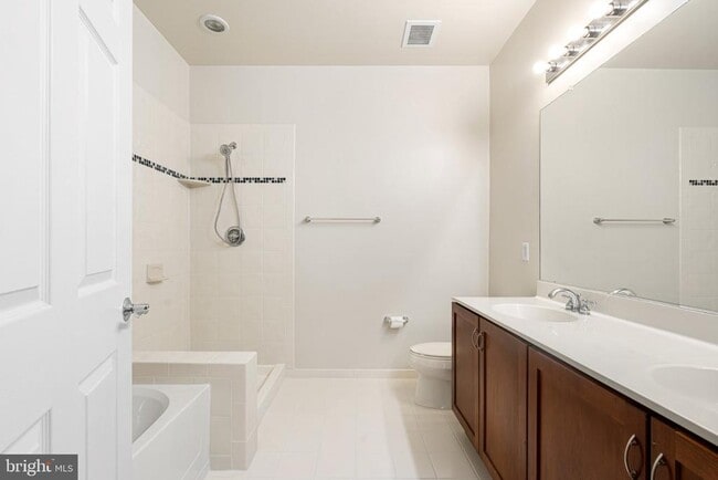 200 W Elm St Unit 1106