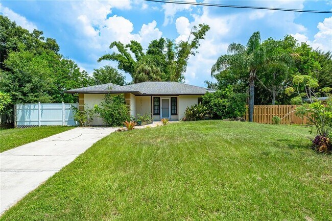 3709 Alden Wy