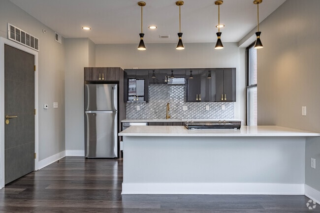 2BR, 2BA - 1,004SF - Kitchen