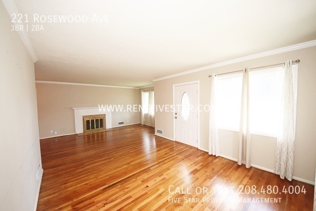 Photo - 221 Rosewood Ave