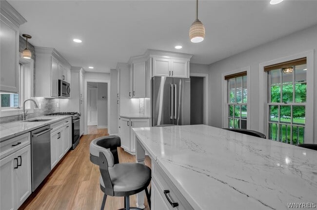 Photo - 5940 Thompson Rd