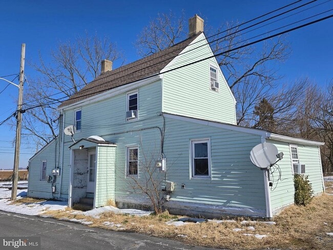 Building Photo - 76 Chestnut St