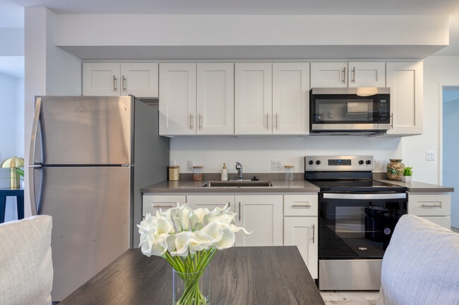Kitchen Area - 2x2 - 5300 Crenshaw Rental
