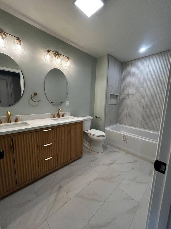 Photo - 246 Front St