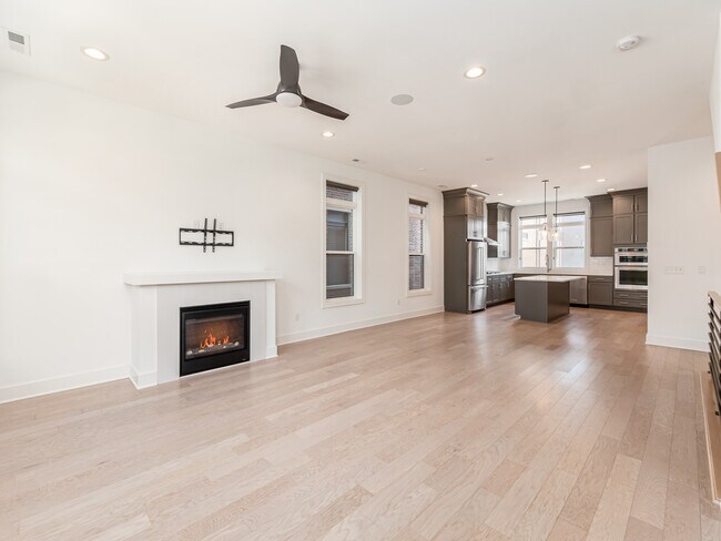 Photo - 766 N 6th St