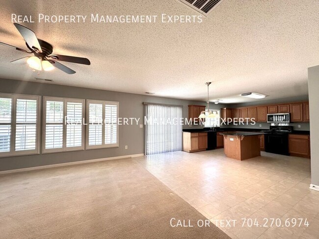 Photo - 10834 Glenluce Ave
