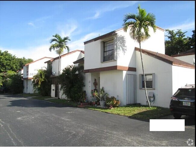 Building Photo - 9807 NW 4th Terrace Unit 9807 Rental