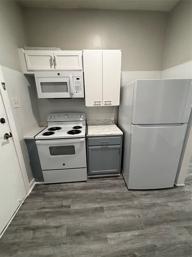 Building Photo - 4125 Avenue M