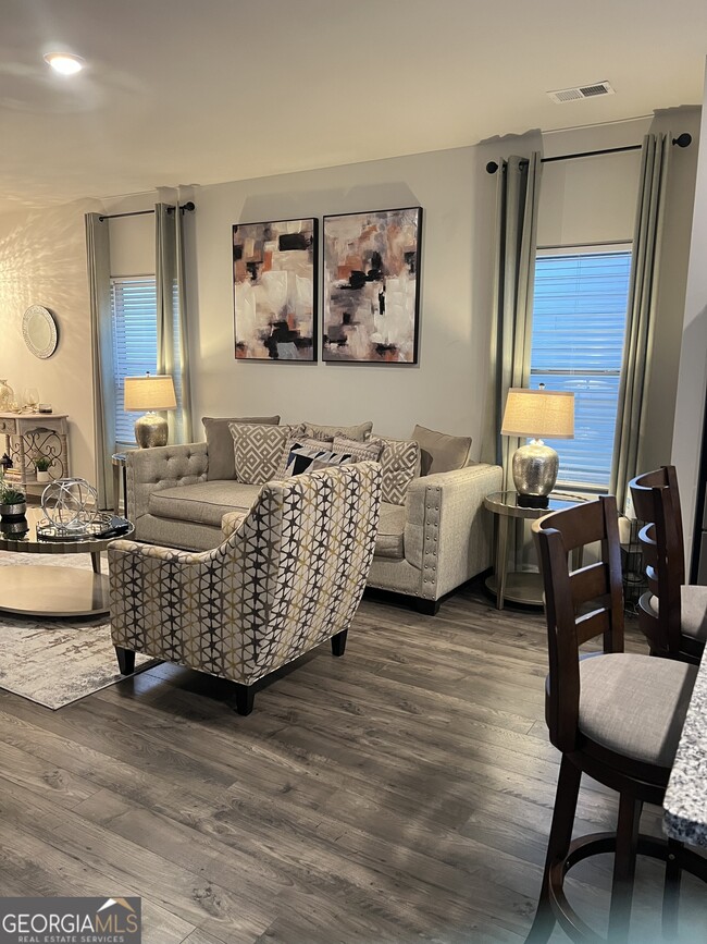 Photo - 1775 Labonte Pkwy