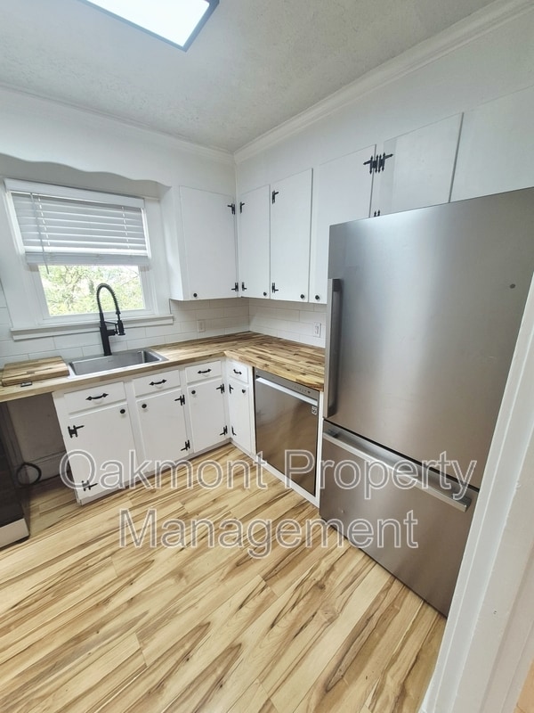 Photo - 110 Phelps Rd