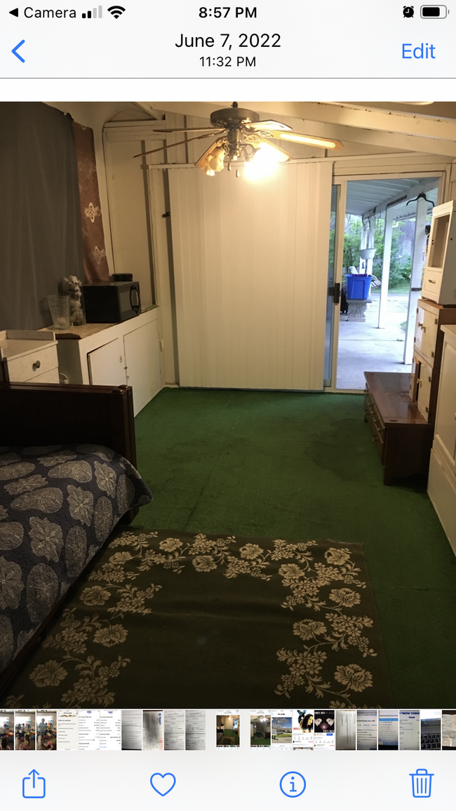 I have a large room available for rent in an upscale neighborhood in Lodi. You will have your own se - 335 Del Mont St House