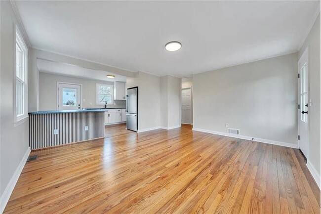 Photo - 1004 26th St SW