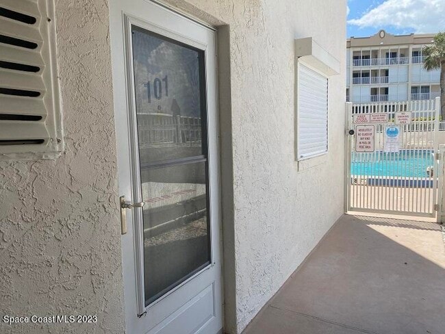 Building Photo - 555 Fillmore Ave Unit 101