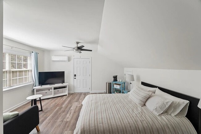 Photo - 4376 Lynnville Crescent