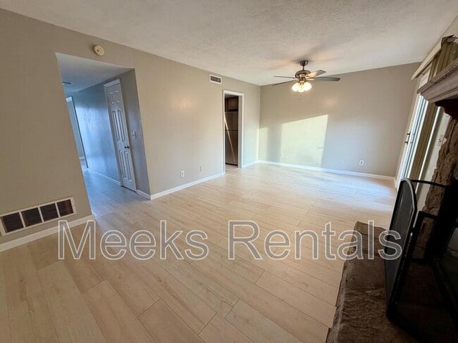 Photo - 205 Fairway Gardens Dr