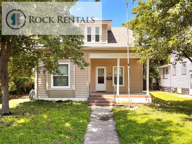 3 Bed 1 Bath with Bonus Room - 3 Bed 1 Bath with Bonus Room House