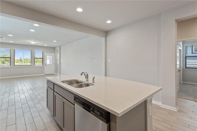 Photo - 121 Unforgiven Ln