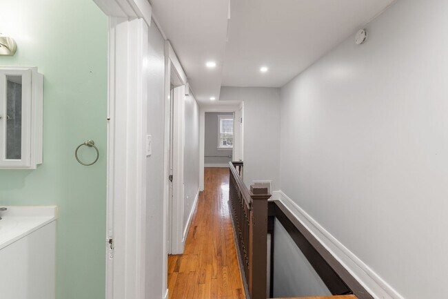 Photo - 5134 Butler St Unit 5134 Butler Street 3