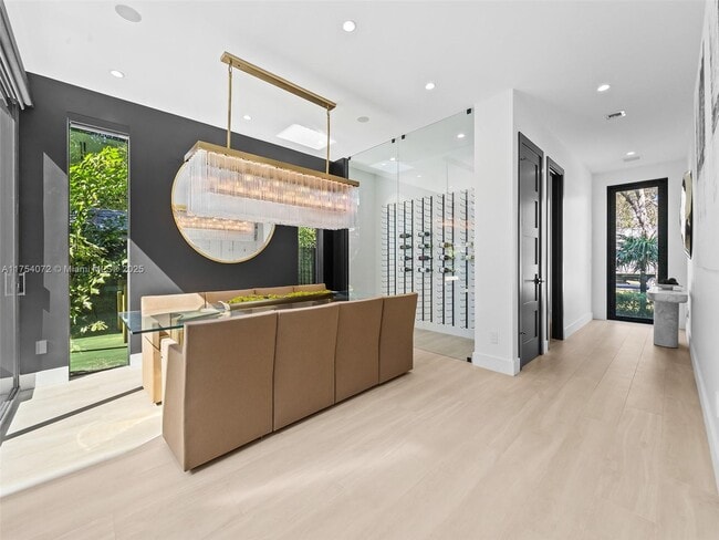 Photo - 1610 NE 4th Pl