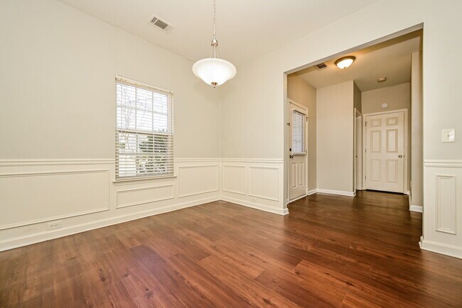 Photo - 1285 Winwood Dr