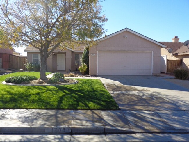 Beautiful One Story Home in Rosamond in Ex... - Beautiful One Story Home in Rosamond in Ex...