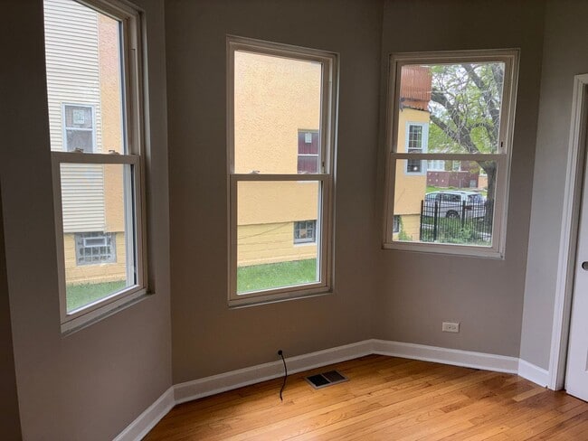 Photo - 9025 S Carpenter St Unidad 1