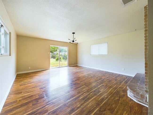 Photo - 1411 Kamar Dr