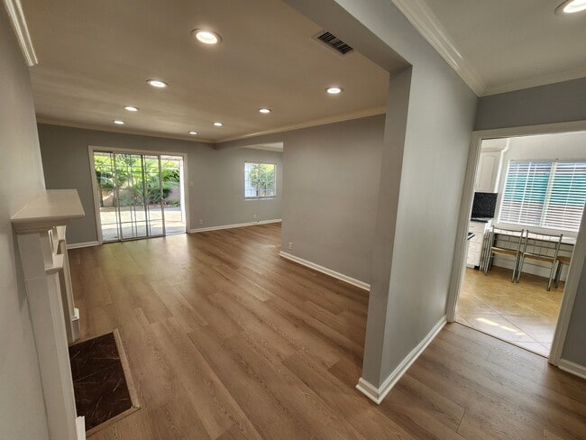 Building Photo - 12549 Barbara Ann St